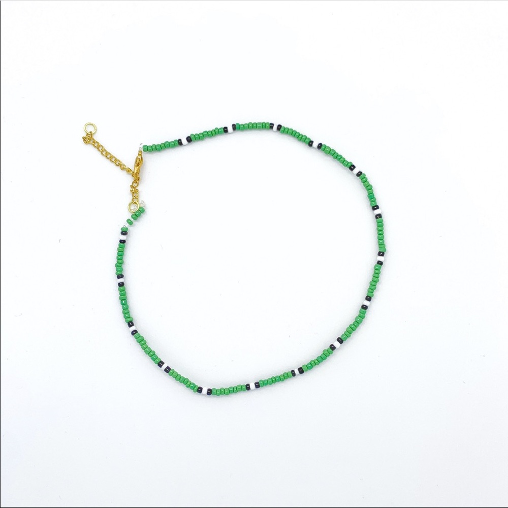 HANDMADE SEED BEAD CHOKER